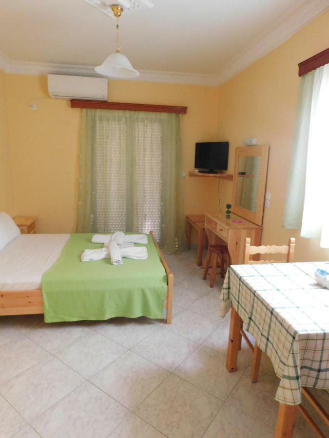 Apartamento To Spiti Tis Eirinis Poros Town Exterior foto