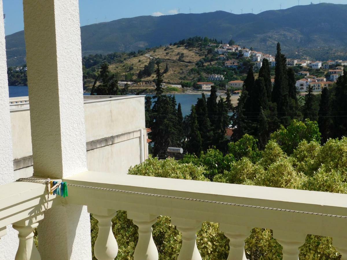 Apartamento To Spiti Tis Eirinis Poros Town Exterior foto